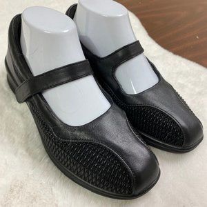 Women's Propet Erika‎ Mary Jane Black Leather/Stretch Leatherette size 8